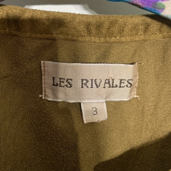 Les Rivales boho pleated ruffled long sleeve v neck top faux suede tan - Picture 4 of 6